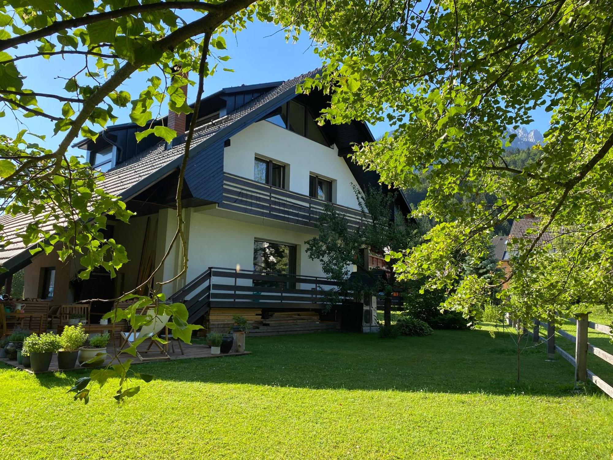 Apartment Zidana Marela - Attic With A View Kranjska Gora Exterior photo